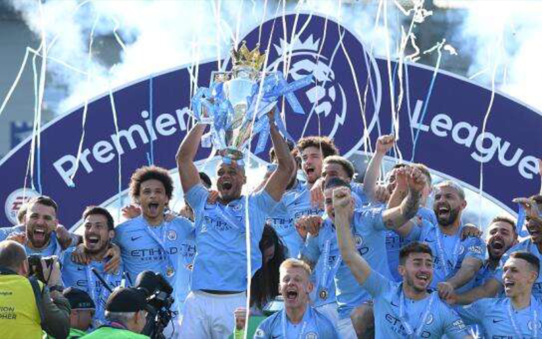 年轻后卫蒂 年轻后卫蒂